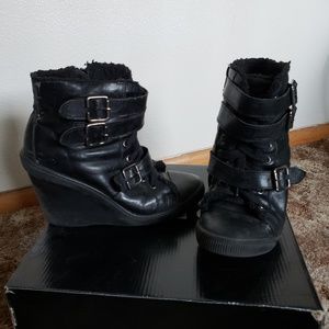 👋🏻 Converse looking Wedges